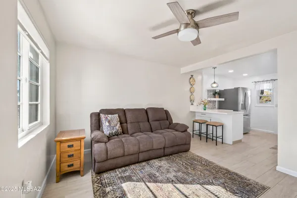 Property Slideshow image 3 of 28 | 274 s paseo quinta a, Green Valley, AZ, 85614