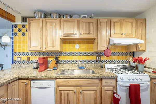 Property Slideshow image 3 of 31 | 392 s paseo madera d, Green Valley, AZ, 85614