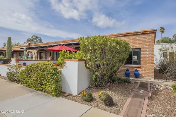 Property Slideshow image 3 of 51 | 444 s paseo quinta d, Green Valley, AZ, 85614