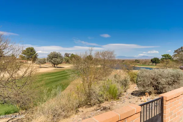 Property Slideshow image 2 of 50 | 736 w desert hills dr, Green Valley, AZ, 85622