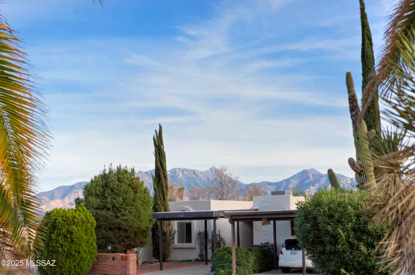 Property Slideshow image 3 of 32 | 1336 s desert meadows cir, Green Valley, AZ, 85614