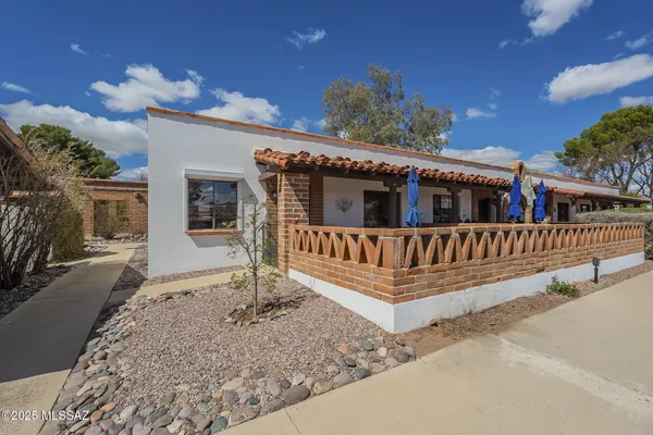 Property Slideshow image 2 of 51 | 372 s paseo sarta a, Green Valley, AZ, 85614