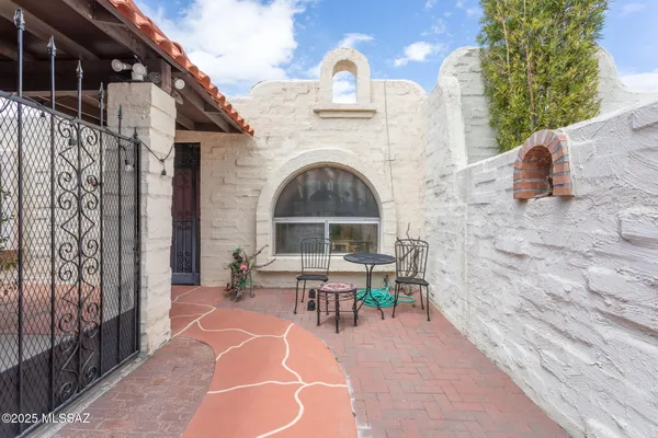 Property Slideshow image 2 of 34 | 832 w calle del regalo, Green Valley, AZ, 85614