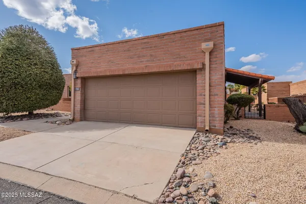 Property Slideshow image 2 of 27 | 1594 w calle hacienda, Green Valley, AZ, 85622