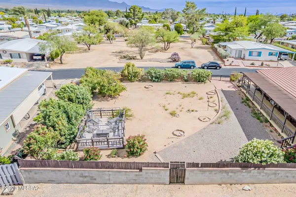 Property Slideshow image 3 of 35 | 272 w cumaro dr, Green Valley, AZ, 85614