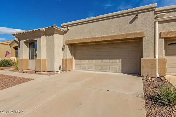 Property Slideshow image 2 of 30 | 692 n cedar bend ave, Green Valley, AZ, 85614