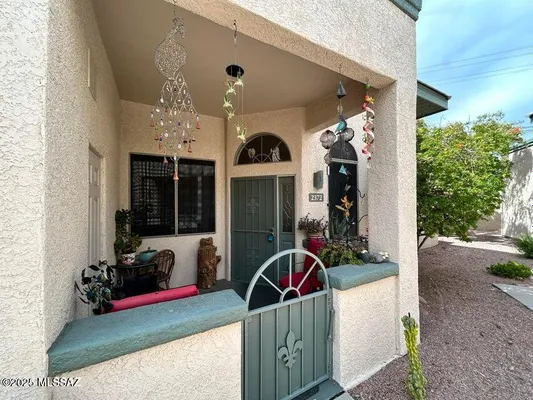 Property Slideshow image 2 of 36 | 2372 w via di silvio, Tucson, AZ, 85741