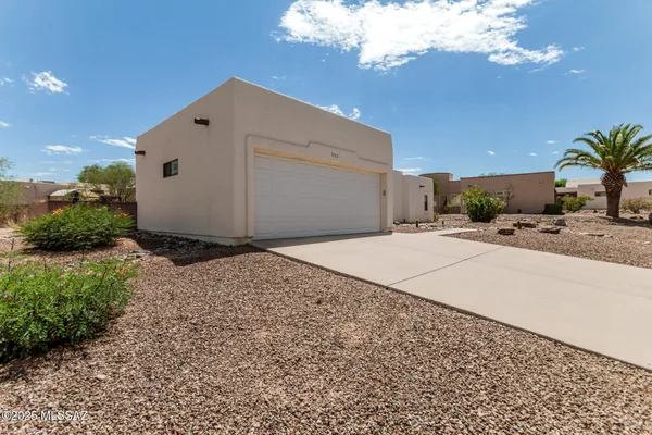 Property Slideshow image 3 of 35 | 993 w placita agradable, Green Valley, AZ, 85614