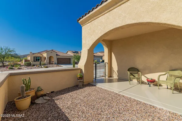 Property Slideshow image 3 of 30 | 7033 w deer creek trl, Marana, AZ, 85658