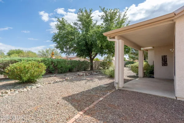 Property Slideshow image 2 of 27 | 63548 e holiday dr, Tucson, AZ, 85739