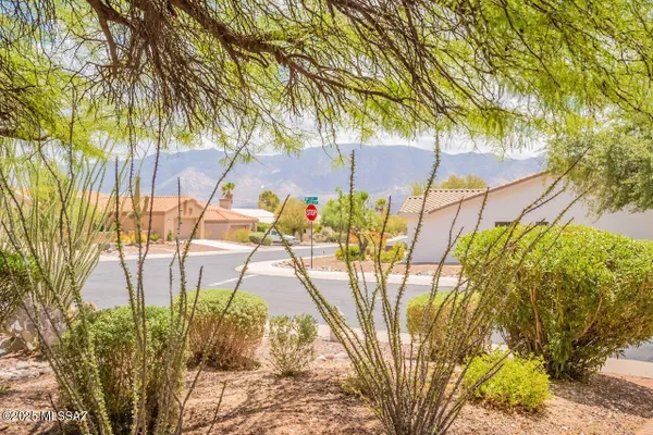 Property Slideshow image 3 of 47 | 14571 n sky trl, Oro Valley, AZ, 85755