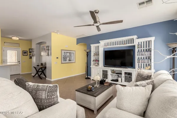 Property Slideshow image 3 of 19 | 415 w calle sedillo, Sahuarita, AZ, 85629