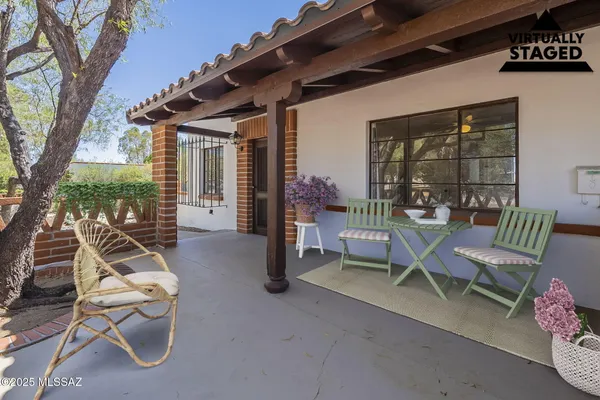 Property Slideshow image 3 of 23 | 221 s paseo tierra a, Green Valley, AZ, 85614