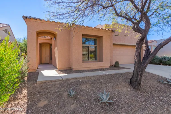 Property Slideshow image 2 of 30 | 569 w shadow wood st, Green Valley, AZ, 85614