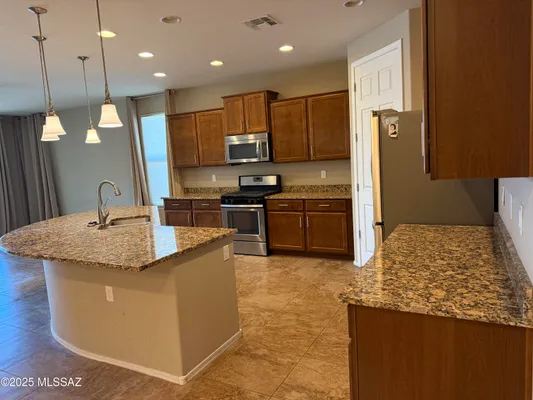 Property Slideshow image 3 of 42 | 13834 e cardemore dr, Vail, AZ, 85641