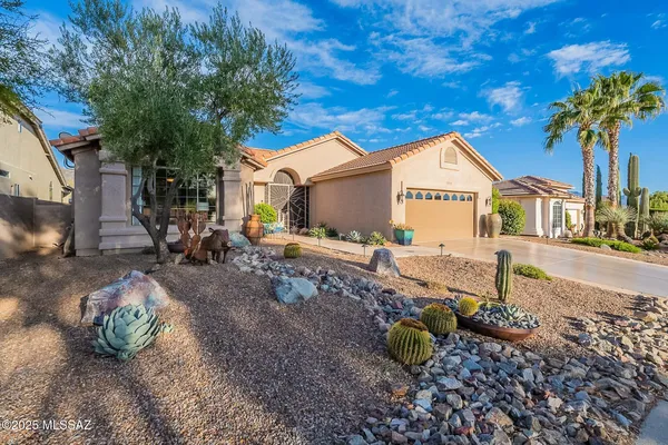 Property Slideshow image 3 of 48 | 37547 s canyon side dr, Saddlebrooke, AZ, 85739