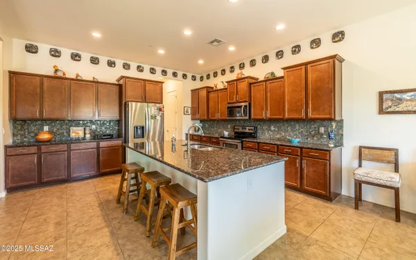 Property Slideshow image 2 of 33 | 6567 w whispering windmill ln, Marana, AZ, 85658