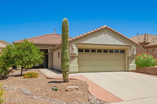 Property Slideshow image 2 of 34 | 5344 w eagle gulch ct, Marana, AZ, 85658