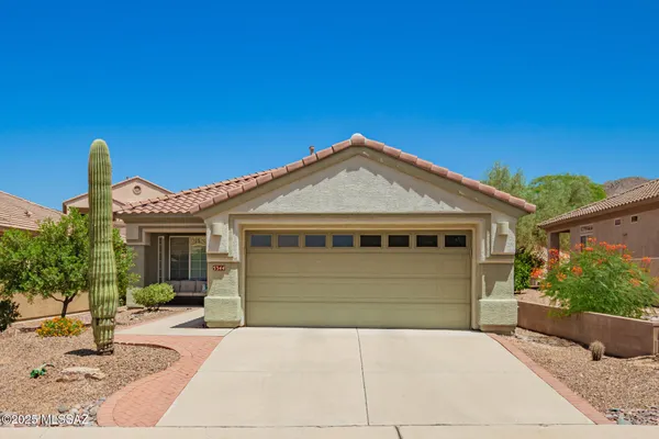 Property Slideshow image 3 of 34 | 5344 w eagle gulch ct, Marana, AZ, 85658