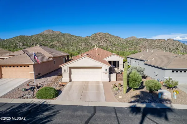 Property Slideshow image 3 of 50 | 13634 n holly grape dr, Marana, AZ, 85658