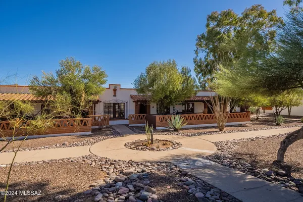 Property Slideshow image 3 of 37 | 387 s paseo quinta c, Green Valley, AZ, 85614