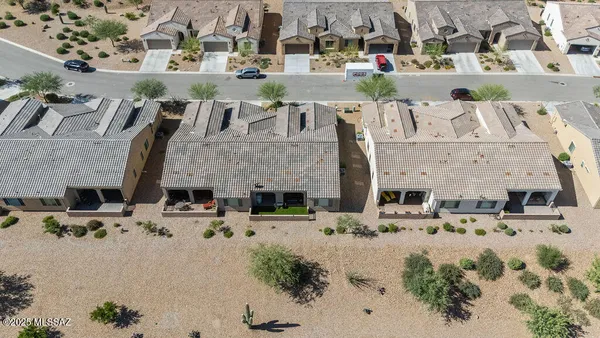 Property Slideshow image 3 of 33 | 1477 e basalt dr, Green Valley, AZ, 85614