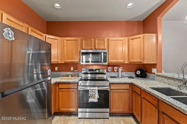 Property Slideshow image 2 of 12 | 518 w parkwood ct, Green Valley, AZ, 85614