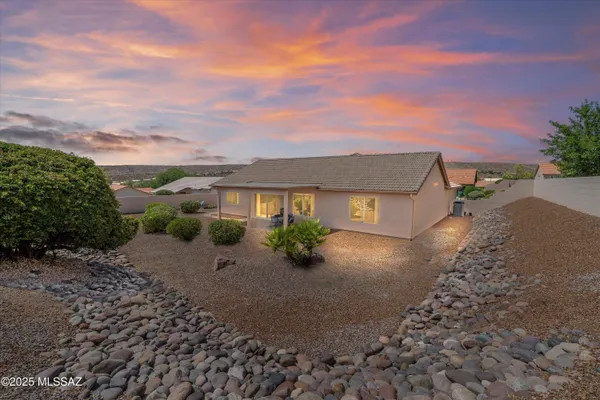 Property Slideshow image 3 of 51 | 65815 e desert sands dr, Saddlebrooke, AZ, 85739