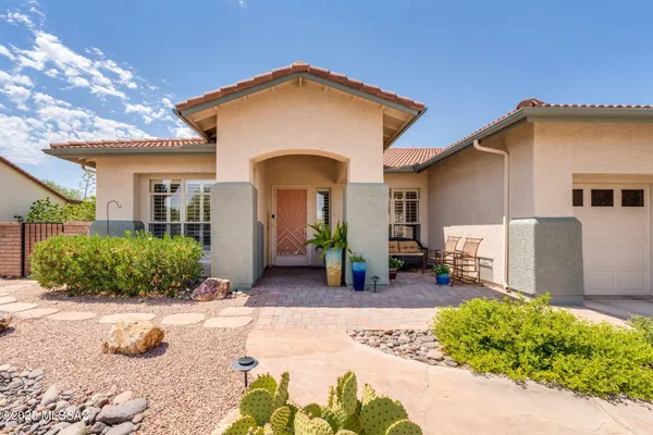 Property Slideshow image 2 of 51 | 1894 e longspur pl, Green Valley, AZ, 85614