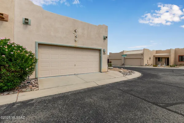 Property Slideshow image 3 of 31 | 1200 n chilson ct, Green Valley, AZ, 85614