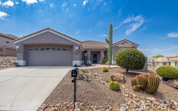 Property Slideshow image 2 of 48 | 5371 w leatherflower ln, Marana, AZ, 85658