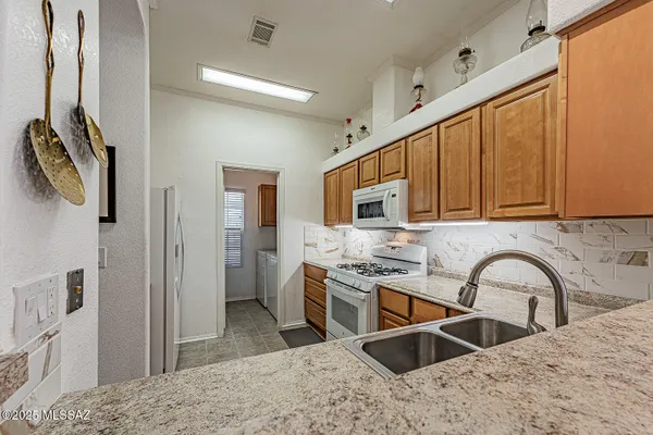 Property Slideshow image 3 of 41 | 542 w riverdale ct, Green Valley, AZ, 85614