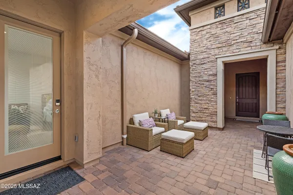Property Slideshow image 3 of 50 | 30670 s greenstone dr, Oracle, AZ, 85623
