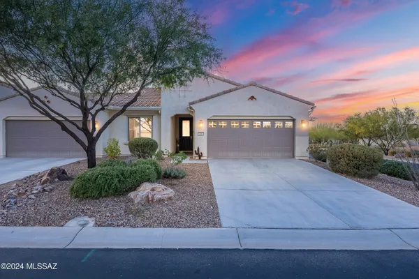 Property Slideshow image 2 of 50 | 1819 e barn swallow ln, Green Valley, AZ, 85614