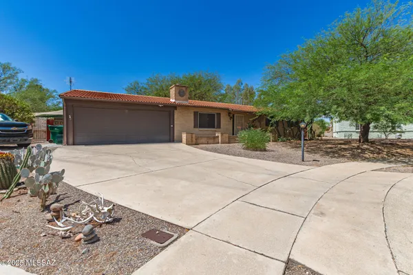 Property Slideshow image 3 of 32 | 210 e placita pera, Green Valley, AZ, 85614