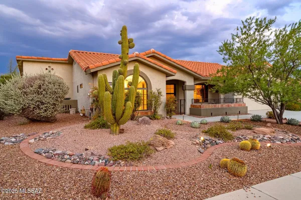 Property Slideshow image 3 of 32 | 14488 n rock springs ln, Oro Valley, AZ, 85755