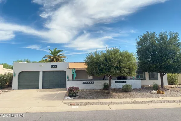 Property Slideshow image 2 of 25 | 143 e santa chalice dr, Green Valley, AZ, 85614