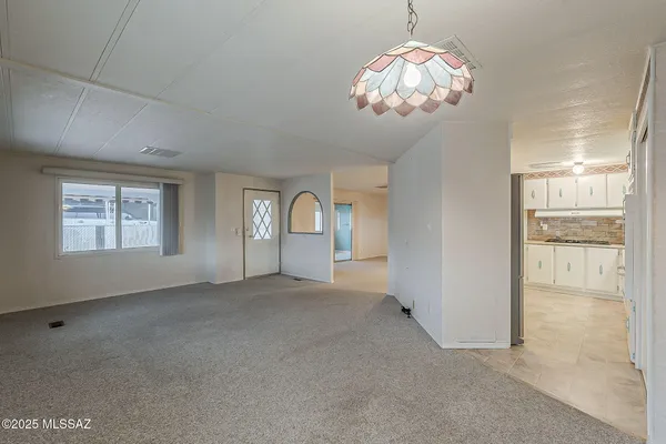 Property Slideshow image 2 of 39 | 100 w pinon dr, Green Valley, AZ, 85614