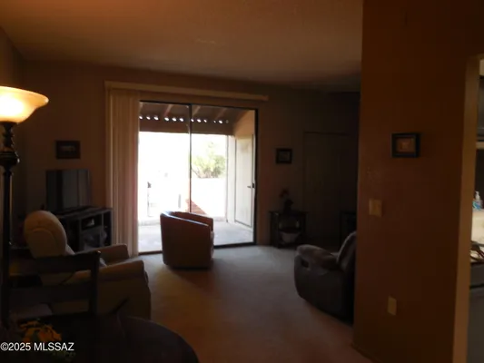 Property Slideshow image 3 of 25 | 1692 w dalehaven cir, Tucson, AZ, 85704
