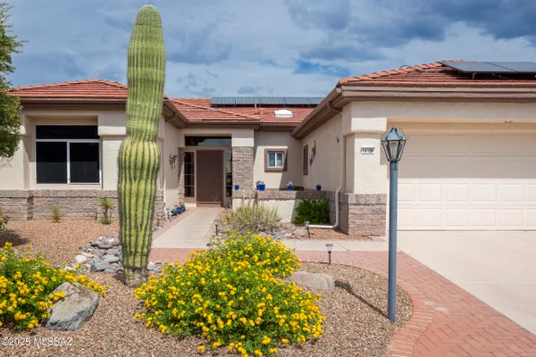 Property Slideshow image 2 of 50 | 14106 n buckingham dr, Oro Valley, AZ, 85755
