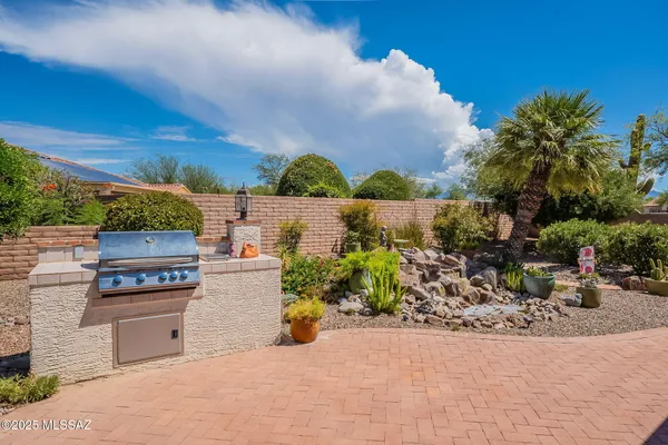 Property Slideshow image 3 of 39 | 1712 n laguna oaks dr, Green Valley, AZ, 85614