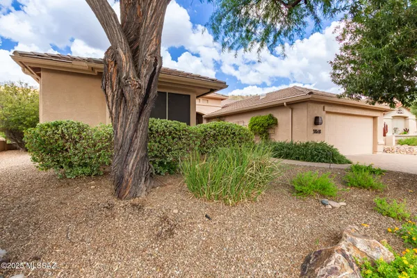 Property Slideshow image 2 of 50 | 38518 s sand crest dr, Saddlebrooke, AZ, 85739