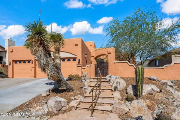 Property Slideshow image 3 of 46 | 37153 s desert sky ln, Saddlebrooke, AZ, 85739