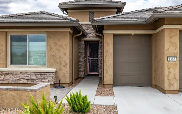 Property Slideshow image 2 of 24 | 1367 e golden rock way, Green Valley, AZ, 85614