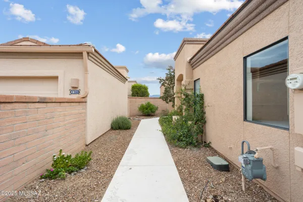 Property Slideshow image 3 of 27 | 4879 s view ridge dr, Green Valley, AZ, 85622