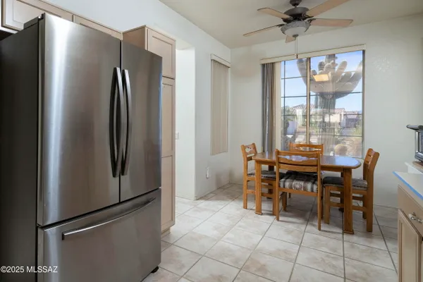 Property Slideshow image 3 of 16 | 7626 w amber ridge way, Tucson, AZ, 85743