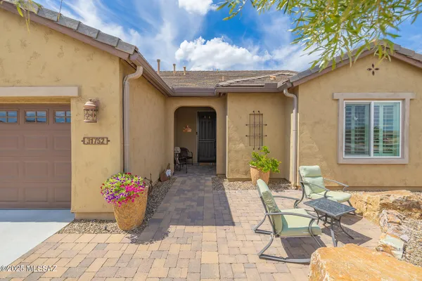 Property Slideshow image 2 of 47 | 31752 s summerwind dr, Oracle, AZ, 85623