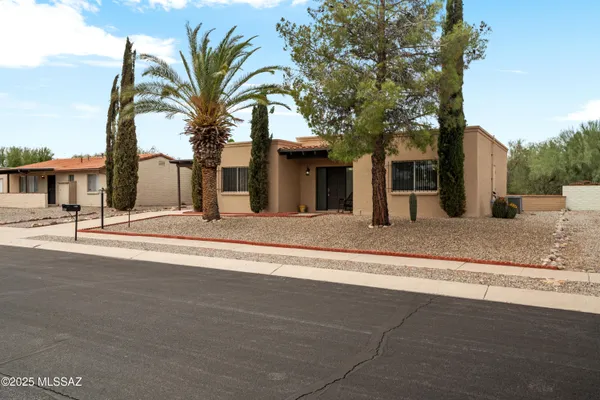 Property Slideshow image 3 of 48 | 1000 s la higuera, Green Valley, AZ, 85614
