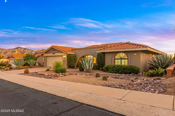Property Slideshow image 2 of 50 | 14585 n chalk creek dr, Oro Valley, AZ, 85755