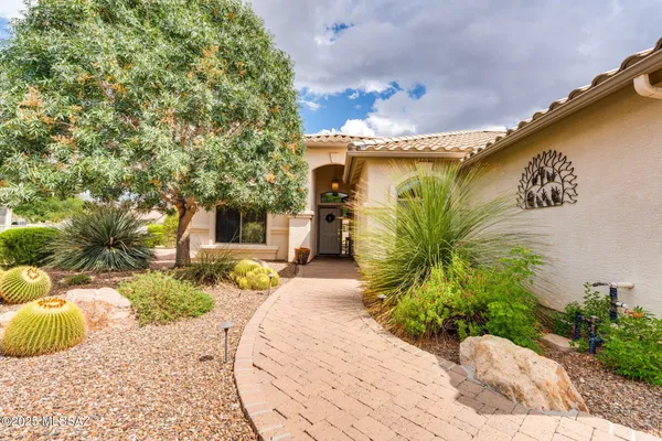 Property Slideshow image 2 of 38 | 39477 s moonwood dr, Tucson, AZ, 85739